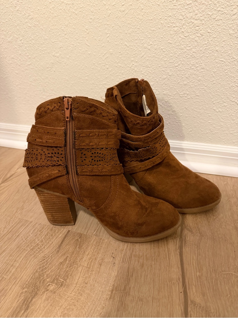 American Eagle Outfitters Suede Heel Ankle Boots
